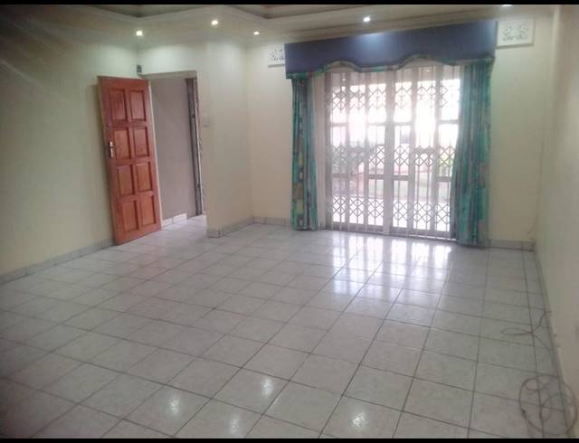 4 BEDROOM HOUSE FOR SALE IN NEWLANDS WEST